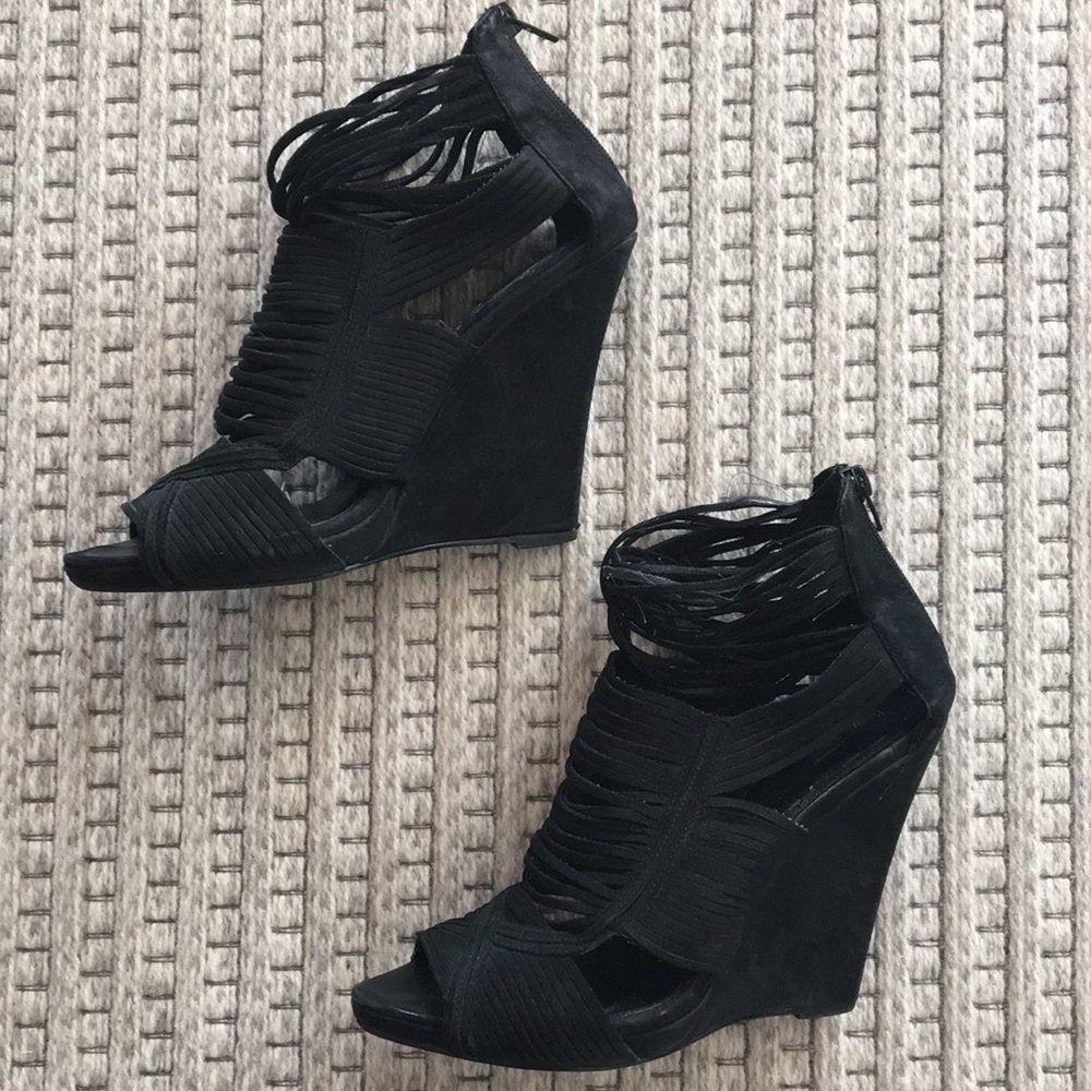 Black Wedges